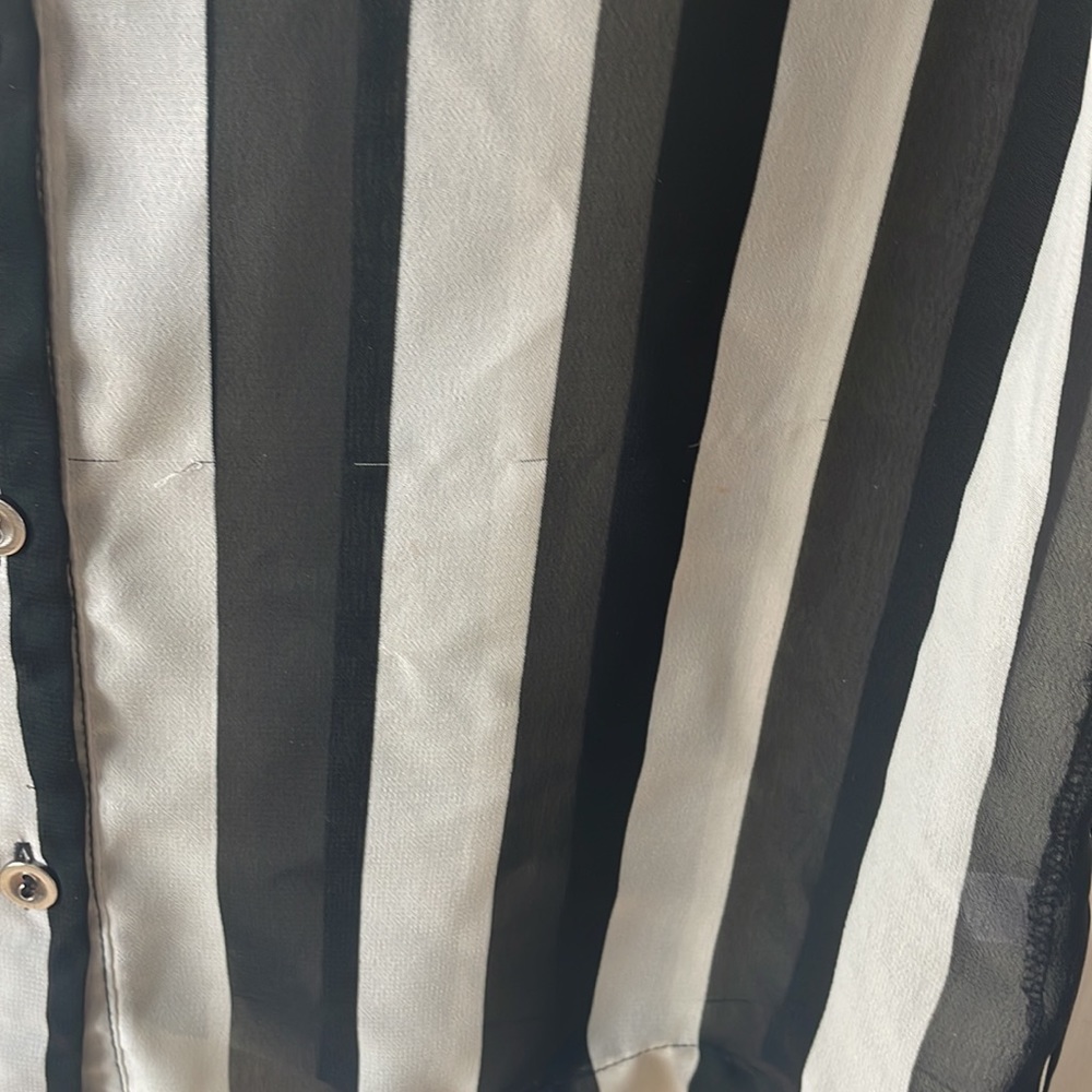 Women’s petite pin black and off white striped sleeveless shirt. TopShop! - Picture 3 of 6